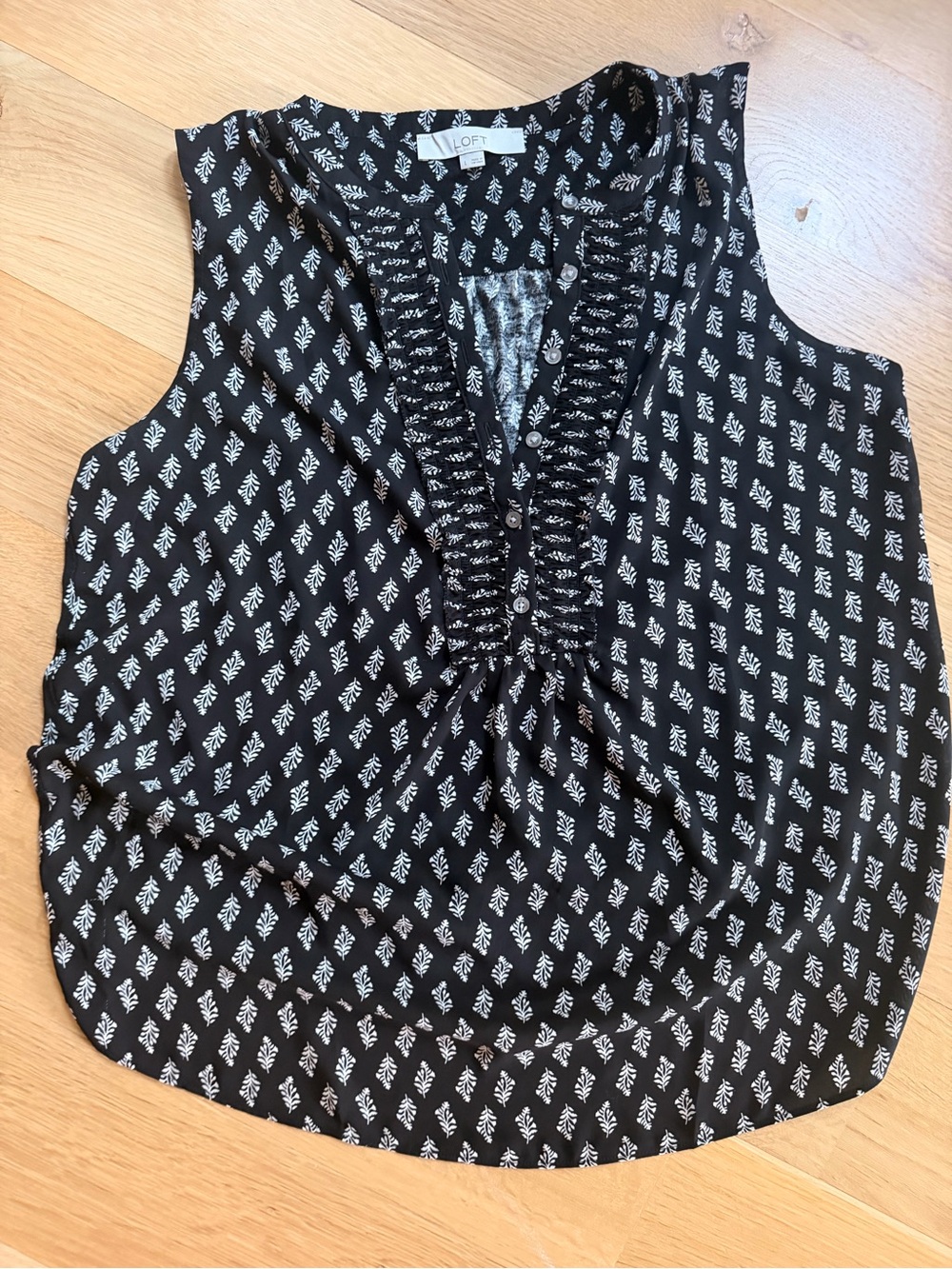 LOFT Black and White Printed Sleeveless Ruffle V-Neck Tank
